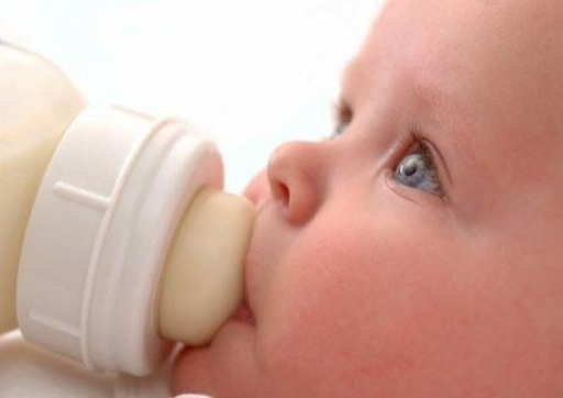 پیامدهای تغذیه تکمیلی زودتر از موعد برای نوزادان