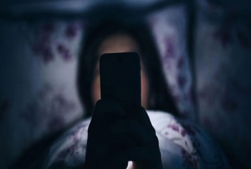 تلفن همراه خود را به رختخواب نبرید!