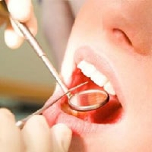 خیرین برای حمایت از خدمات در حوزه دندانپزشکی ورود کنند