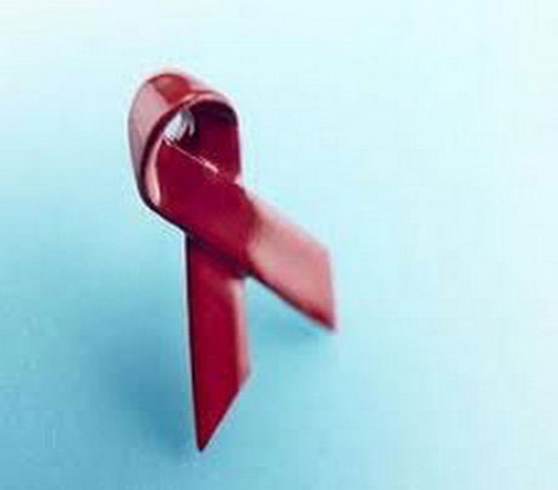 شناسایی سالانه ۱۵۰۰ بیمار جدید مبتلا به HIV در کشور /آزمایش ایدز ویژه مادران باردار