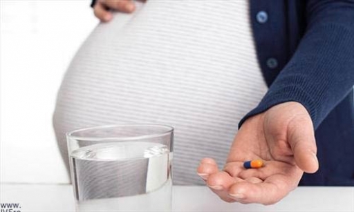 رئیس انجمن پژوهشکده غدد درون ریز و متابولیسم ایران: لزوم مصرف مکمل‌های یددار در سه ماهه اول بارداری