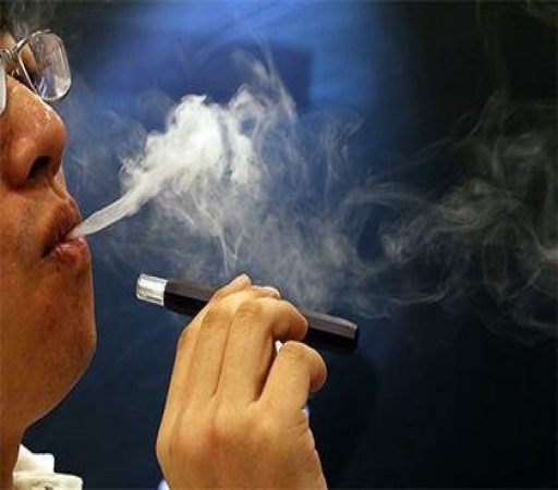خطر سیگار الکترونیک برای لثه و دندانها