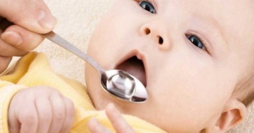 به بهانه سیاه شدن دندان، مصرف قطره آهن  کودکان را متوقف نکنید
