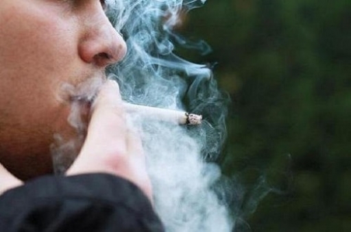 سیگار کشیدن موجب بروز بیماری های چشمی می شود